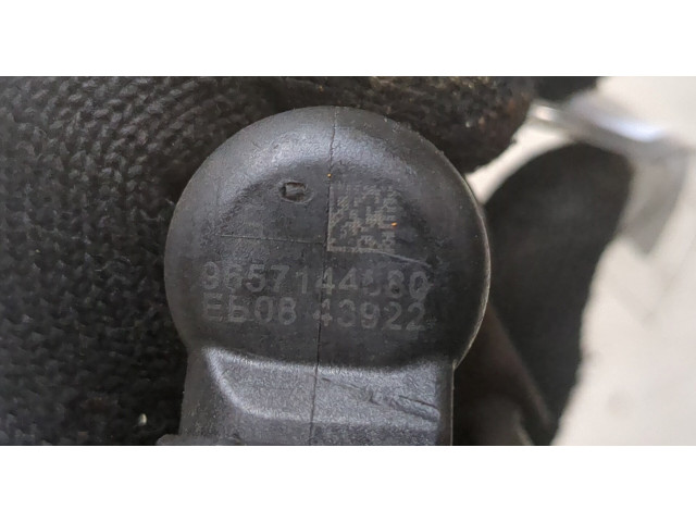 Форсунка топливная  Peugeot Expert 2007-2016    9657144580     