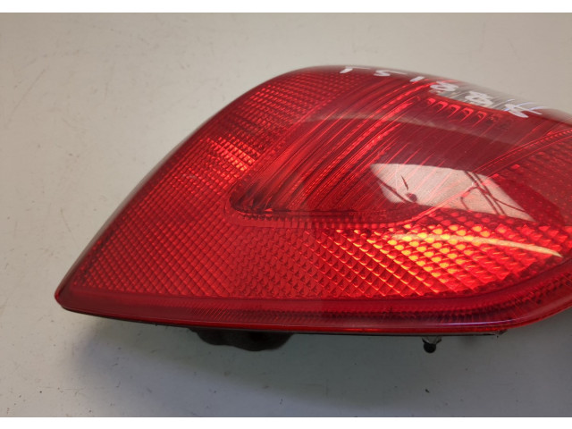 Задний фонарь 5J6945111A