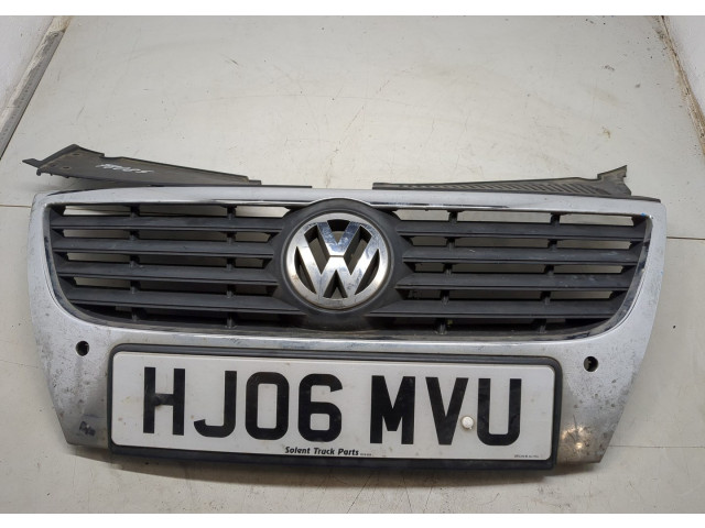 Решетка радиатора  Volkswagen Passat 6 2005-2010          3C0853651AFPWF