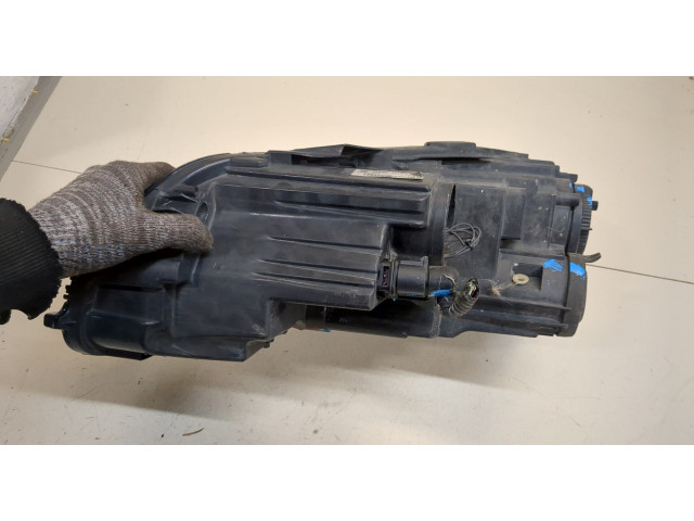 Фара передняя Volkswagen Passat 7 2010-2015 Европа правая