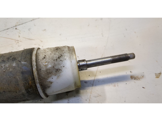 Стойка амортизатора  Renault Clio 2012-2016     1.5  дизель