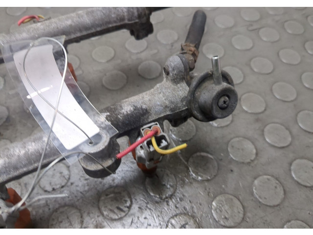 Форсунка топливная Mitsubishi Galant 1997-2003 MD319791, MD319815