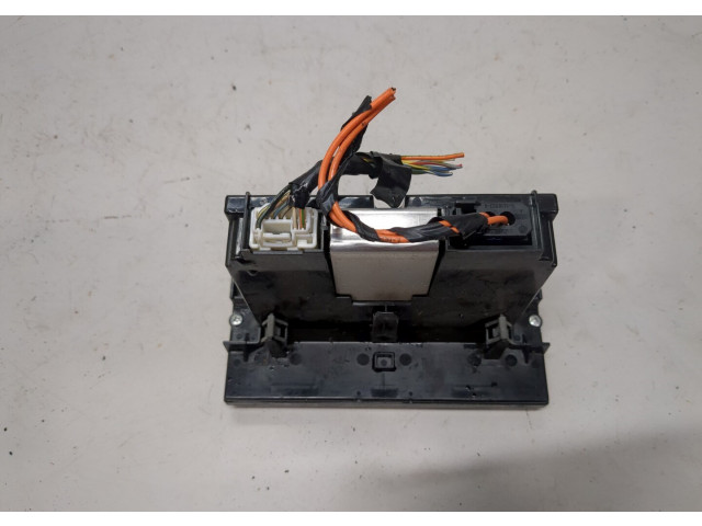 Дисплей бортового компьютера Volvo C30 2006-2010 30797719