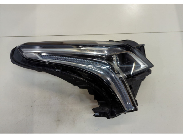 Фара передняя Cadillac XT5 2016-2019 правая