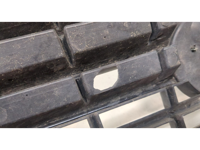 Решетка радиатора  Fiat Doblo 2005-2010          735418095, 735418096