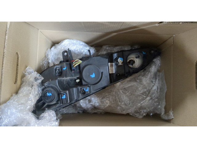 Фара передняя Peugeot 407 правая