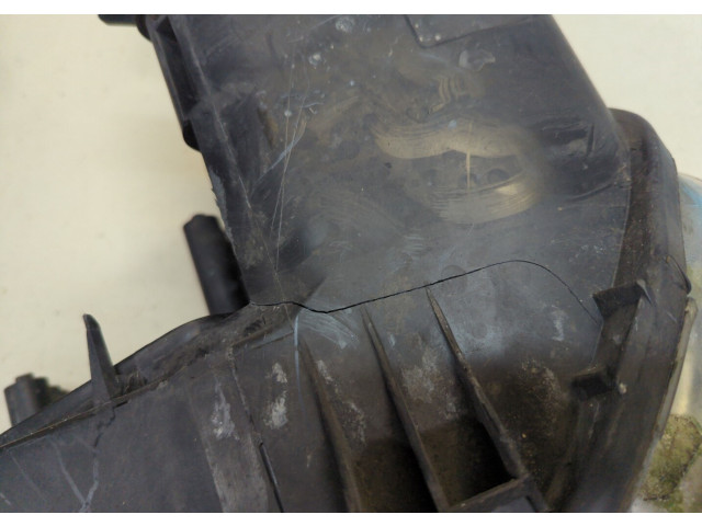 Фара передняя  Volkswagen Caddy 2004-2010 правая 