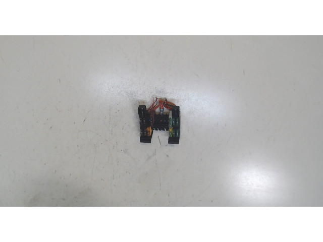 Блок предохранителей  Mercedes E W211 2002-2009      2115450301     2.2