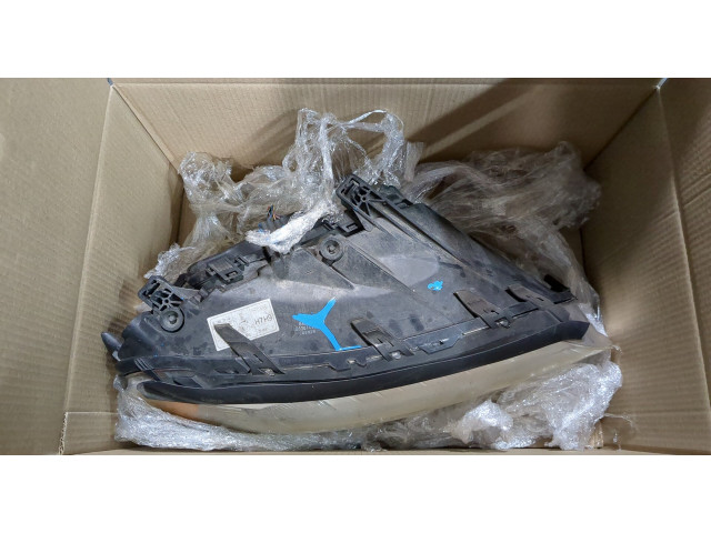 Фара передняя  Volvo S80 2006-2016 правая 