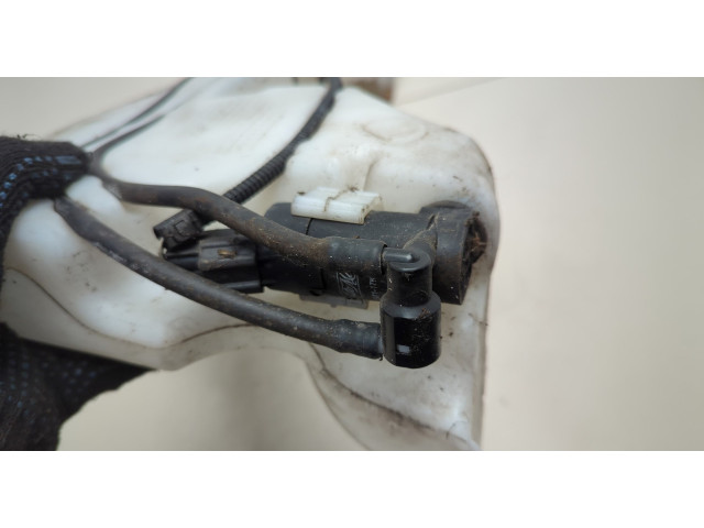 Бачок омывателя  Ford Focus 2 2005-2008    