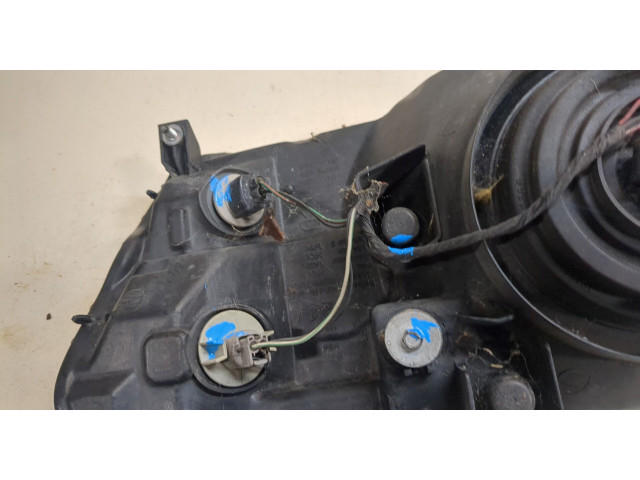 Фара передняя  Mitsubishi Pajero / Montero 2000-2006 правая 