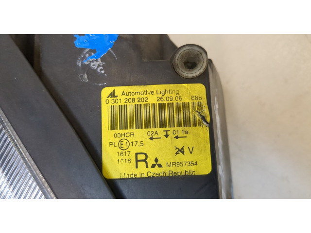 Фара передняя Mitsubishi Colt 2002-2012 правая
