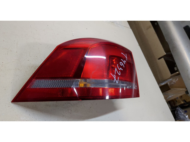 Задний фонарь