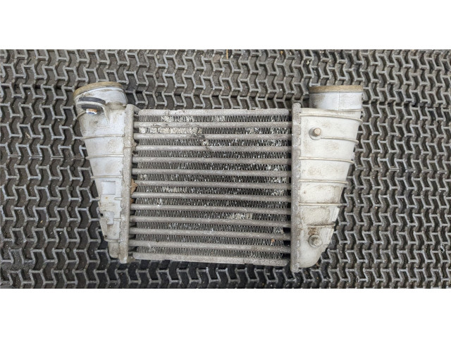 Интеркулер  Audi TT 1998-2006 1.8  8l9145805h    