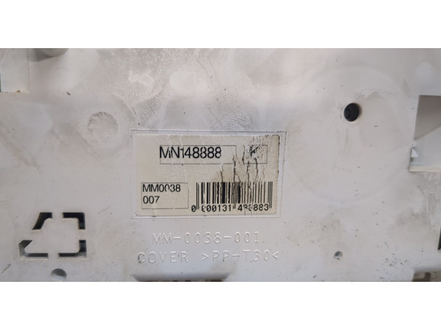 Панель приборов Mitsubishi Colt 2002-2012 MN148888