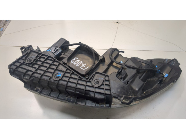 Фара передняя  Ford Escape 2015- правая 