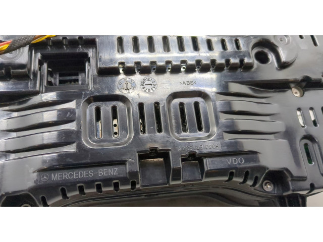 Панель приборов  Mercedes GLC X253 2015-2022       A2059007433, A2059014215, A2059048800, A2049024318     