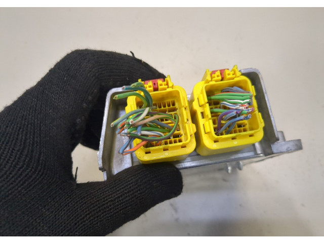 Блок управления подушками безопасности  Jeep Grand Cherokee 2004-2010     