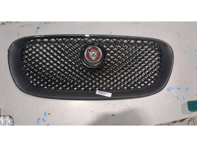 Решетка радиатора Jaguar XF 2007-2015 C2Z20498, CX2M8A100AA