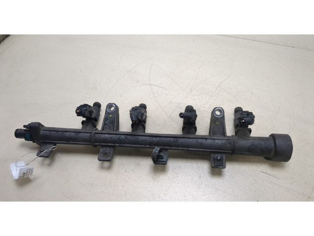 Форсунка топливная Hyundai Getz 3531022600, 3530426610