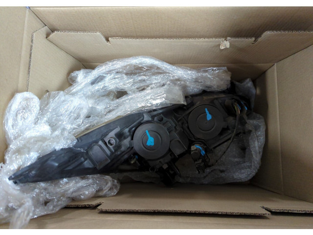 Фара передняя  Peugeot 5008 2009-2016 левая 