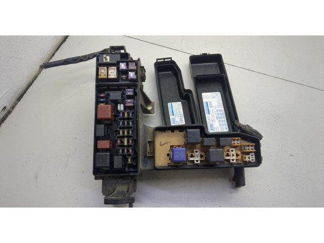 Блок предохранителей Toyota Sequoia 2000-2008