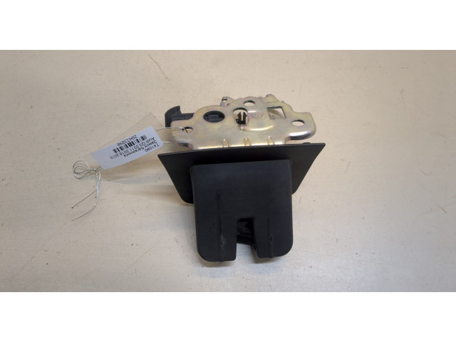 Замок багажника Audi Q3 2011-2018