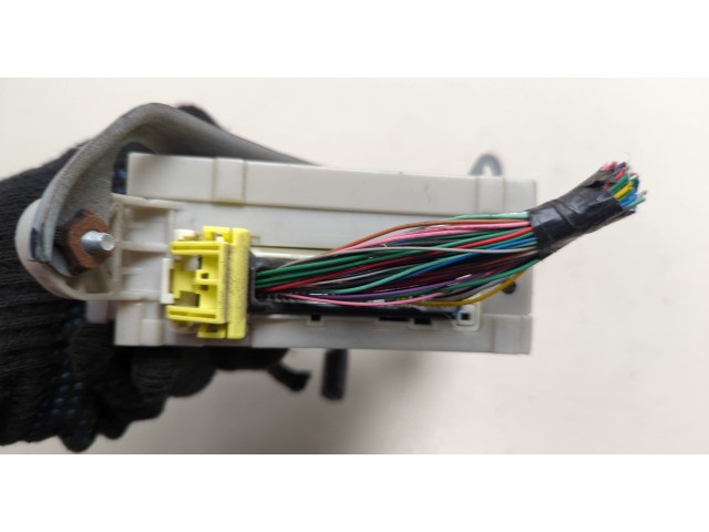 Блок предохранителей Lexus LS460 2006-2017 8273050471, 747005720W, 0805200171