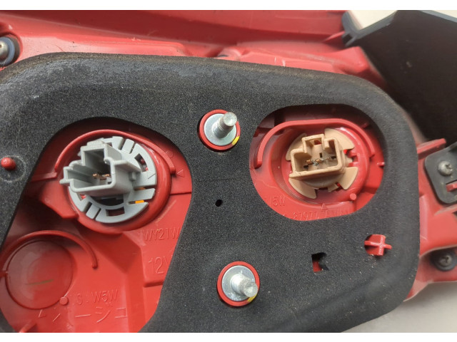 Задний фонарь          