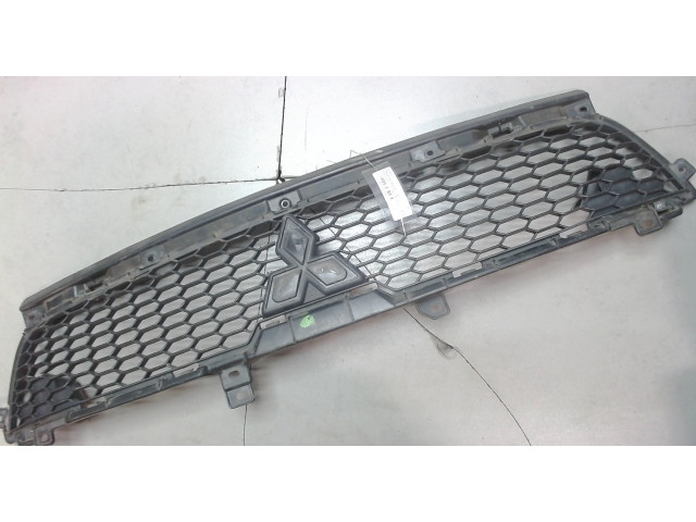 Решетка радиатора  Mitsubishi Outlander XL 2006-2012           2.4 