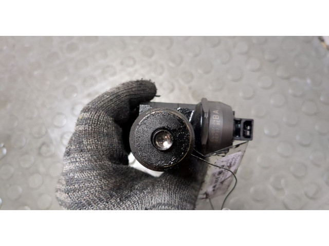 Форсунка топливная Volkswagen Passat 6 2005-2010 038130073AG