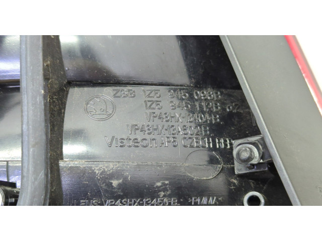 Задний фонарь 1Z5945112B
