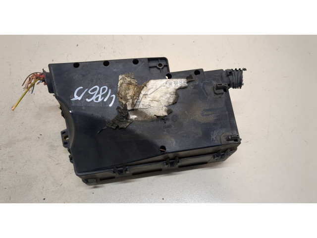 Блок предохранителей  Ford Focus 3 2011-2015      AV6T14A142AB   
