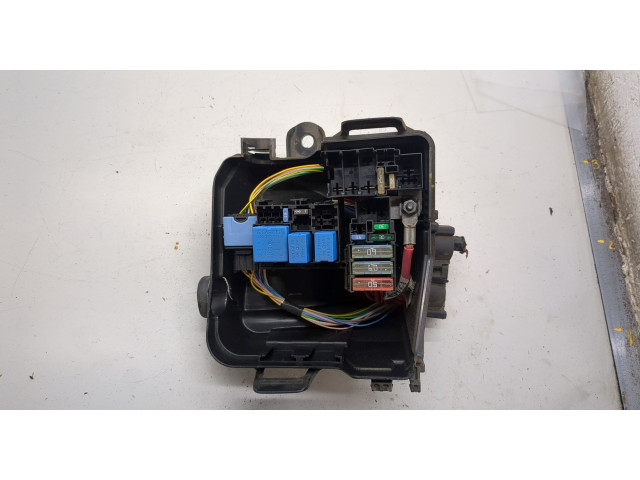 Блок предохранителей  Dacia Sandero 2013-2020      243809584R   