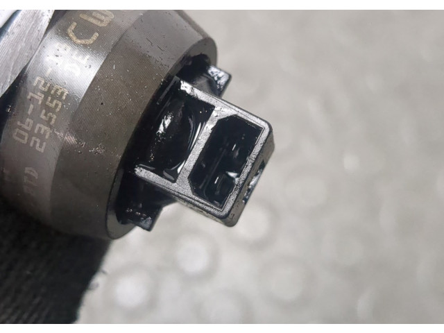 Форсунка топливная Volkswagen Golf 5 2003-2009 038130073BR