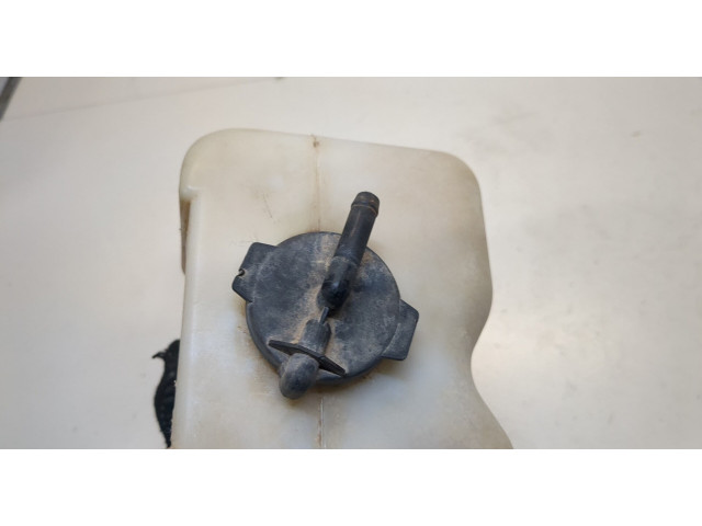 Бачок расширительный Mitsubishi Pajero 1990-2000 MB605260 3.0