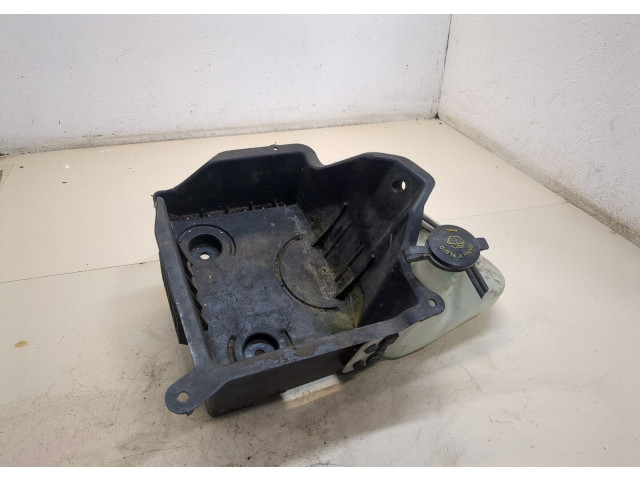 Бачок омывателя  Lincoln Navigator 2006-2014    