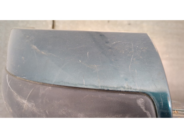 Бампер Volkswagen Passat 5 2000-2005 задний 3B9807417A, 3B9807521