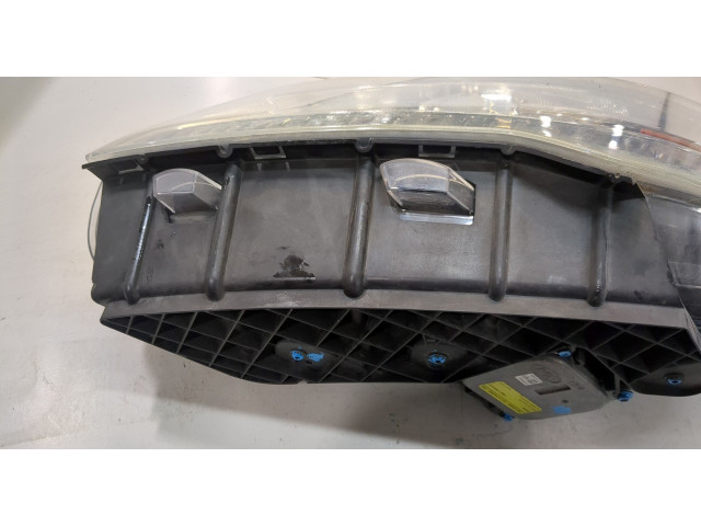 Фара передняя  Ford Explorer 2015-2018 левая 