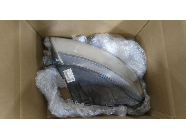 Фара передняя  Audi A6 (C6) 2005-2011 правая 