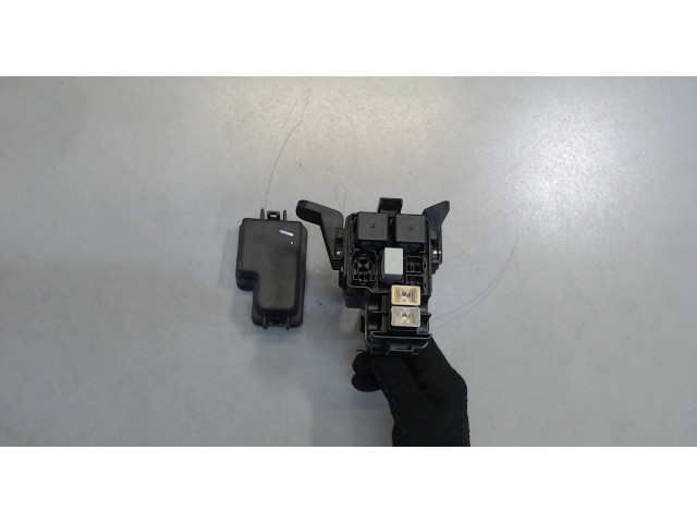 Блок реле  KIA Optima 3 2010-2015           2.4