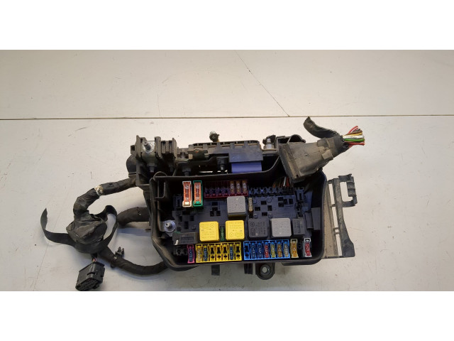 Блок предохранителей Mitsubishi Endeavor 2003-2011