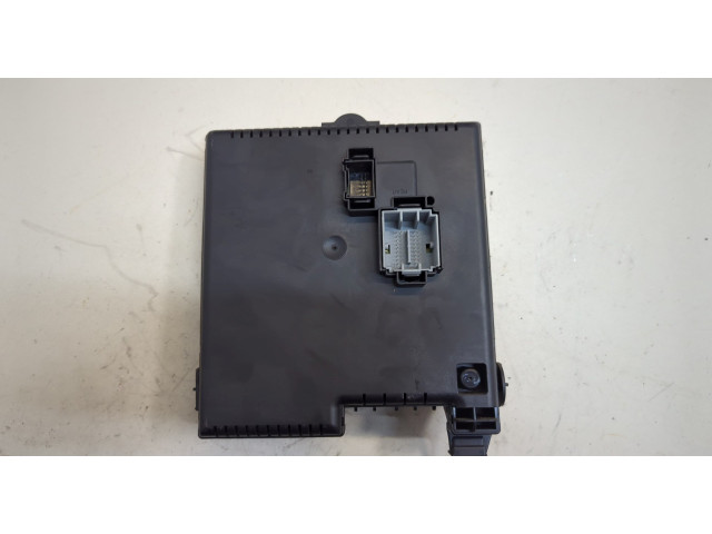 Блок предохранителей  Volvo XC90 2002-2014      30728512   