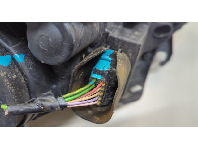 Фара передняя  Peugeot 5008 2009-2016 правая 