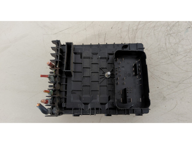 Блок предохранителей Skoda Yeti 2009-2014 1K0937125A