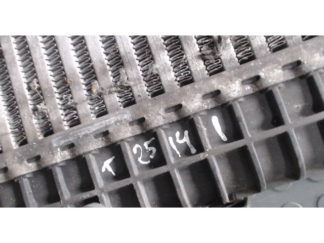 Интеркулер  Volkswagen Golf 5 2003-2009 2.0  12780    