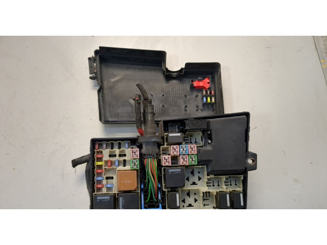 Блок предохранителей  Volvo V50 2004-2012         