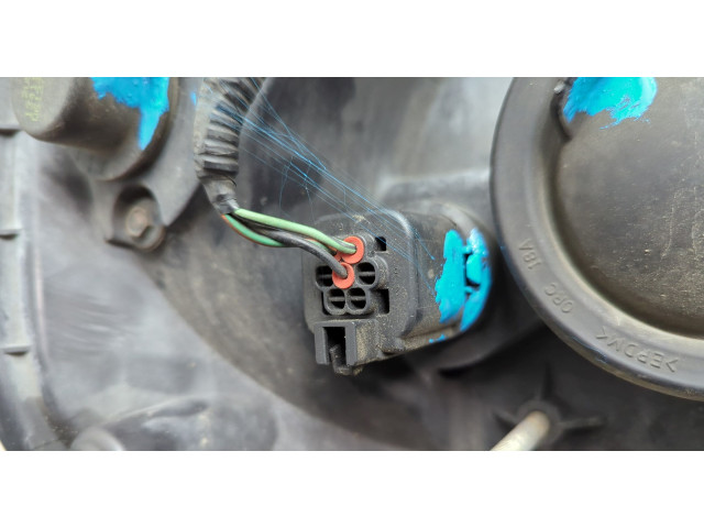 Фара передняя Ford Expedition 2002-2006 правая