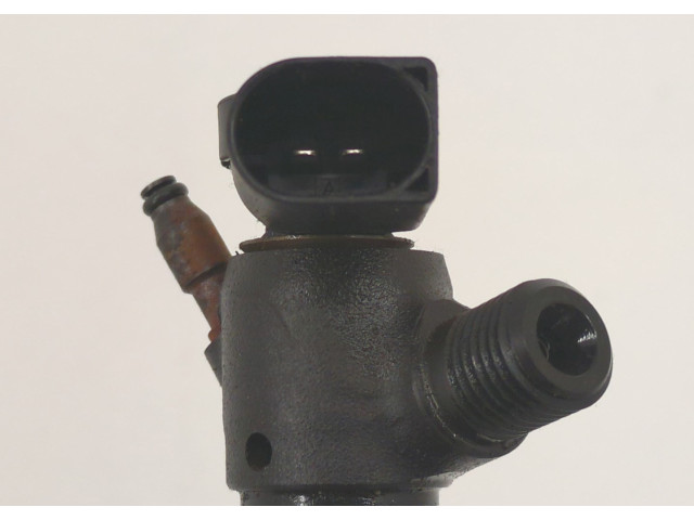 Форсунка топливная  Skoda Octavia (A7) 2013-2023    04L130277BF     