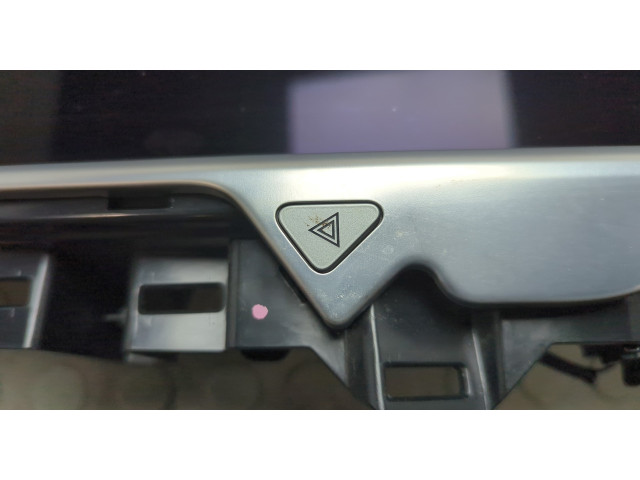 Дисплей мультимедиа Tesla Model S